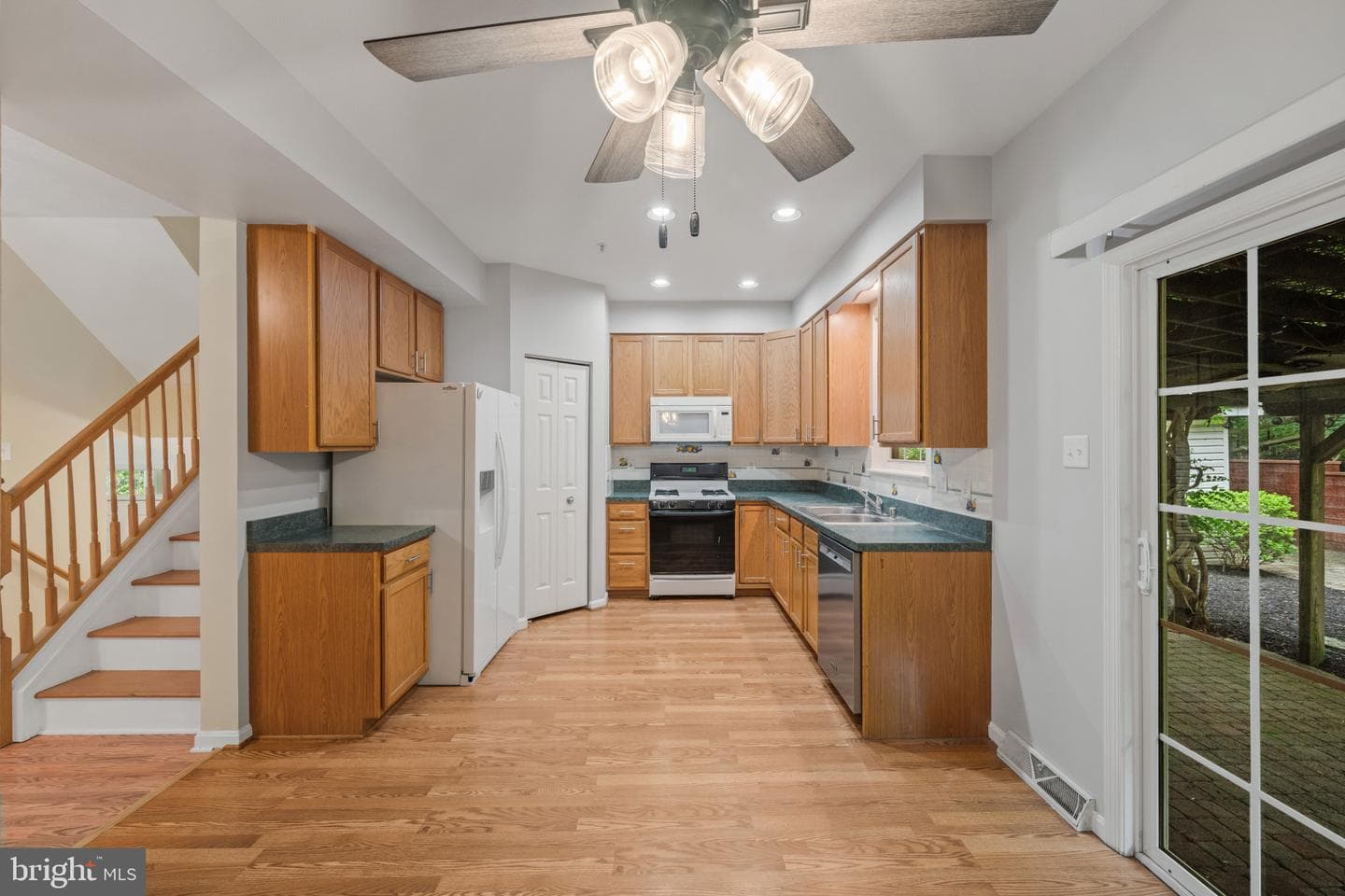 696 Tram Way photo 7
