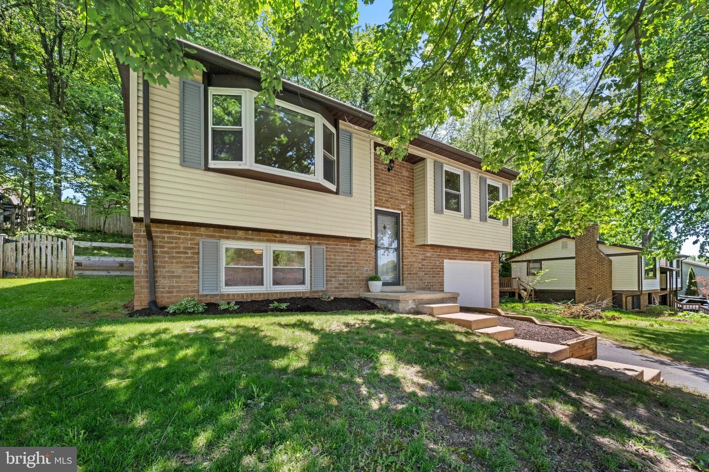 1956 Gardenia Street photo 3