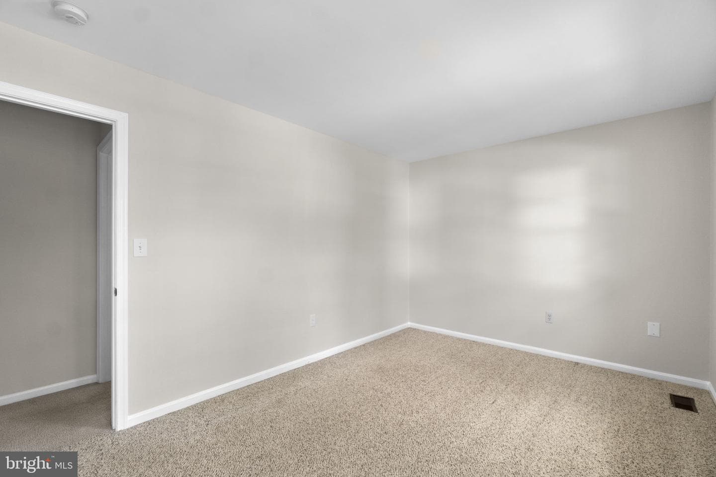 904 Caren Drive photo 25