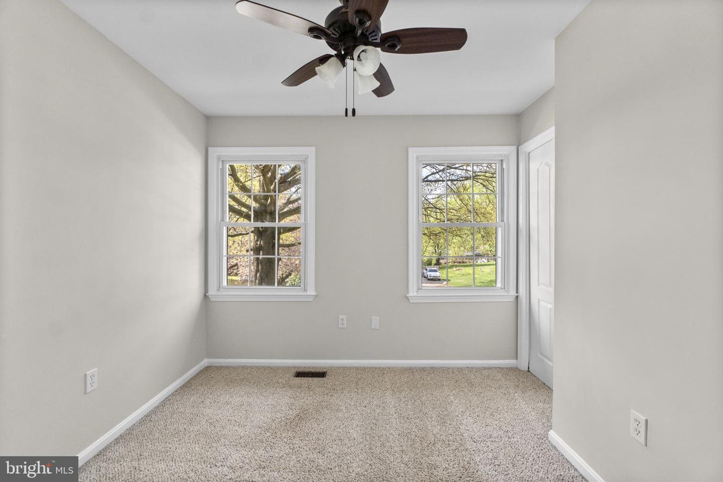 904 Caren Drive photo 28