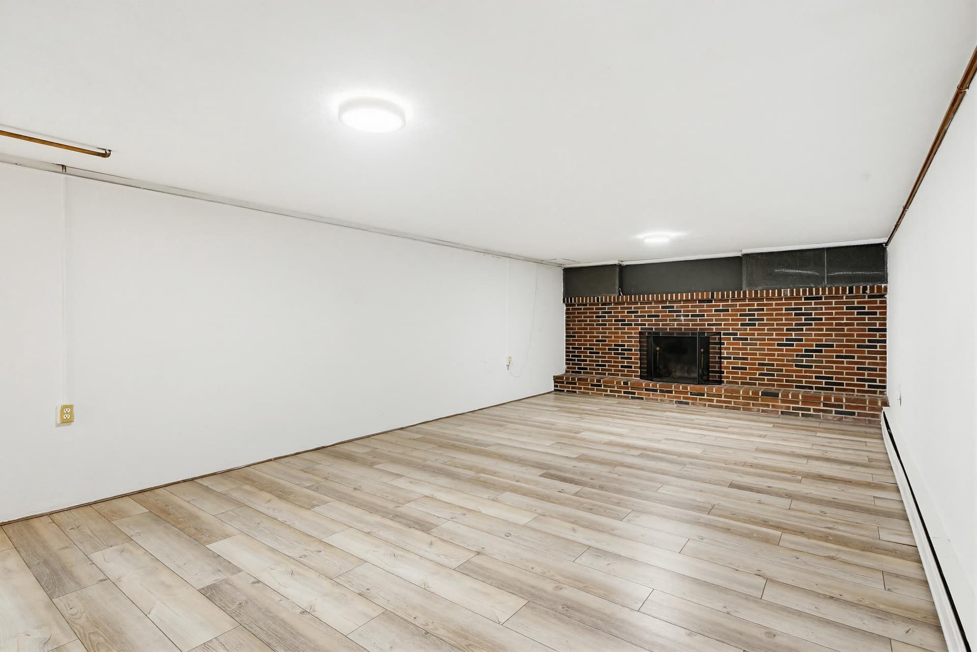 715 Franklin Avenue photo 34