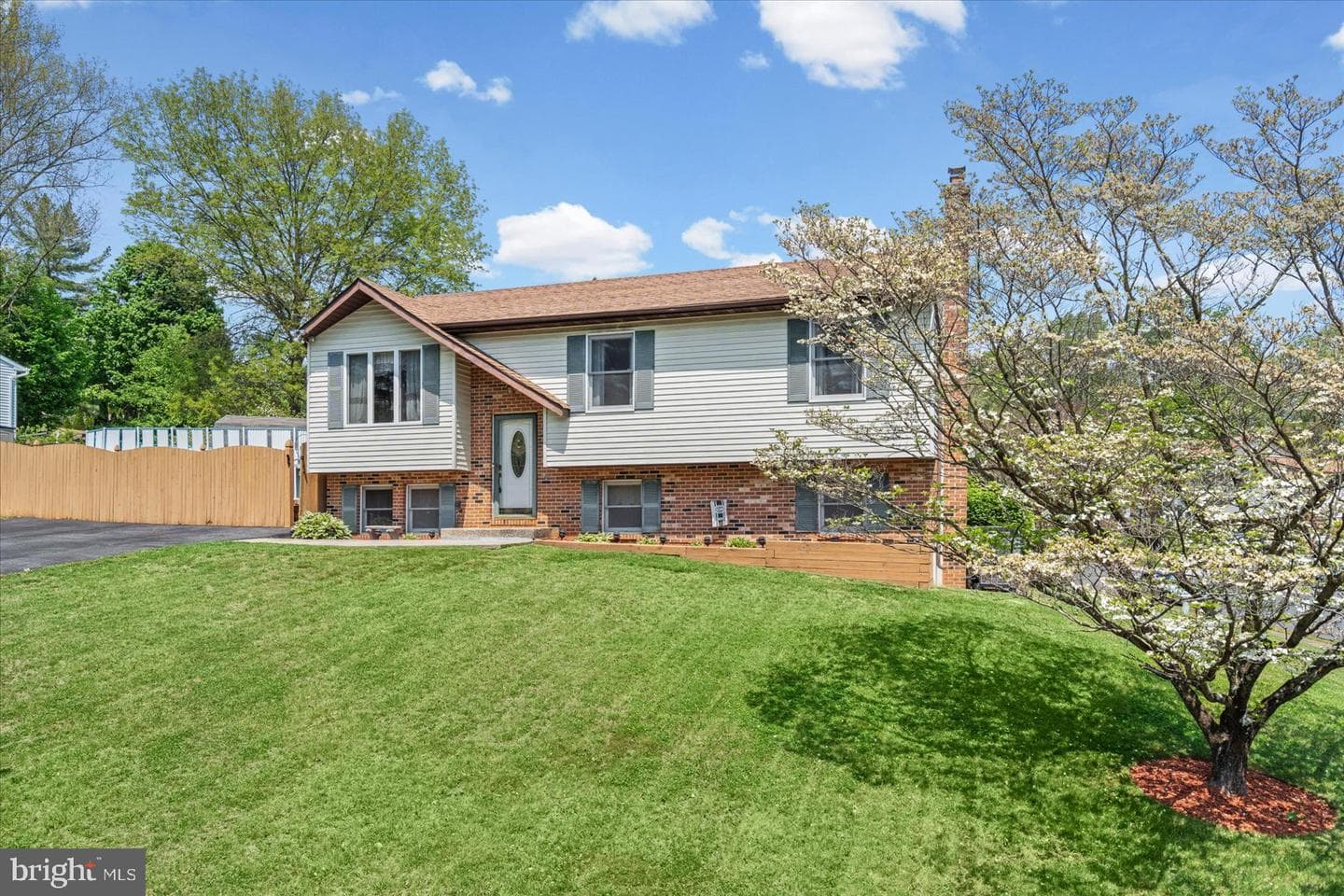 7125 Macbeth Way photo 2