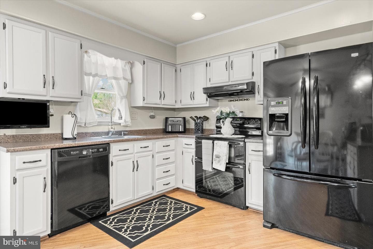 7125 Macbeth Way photo 3