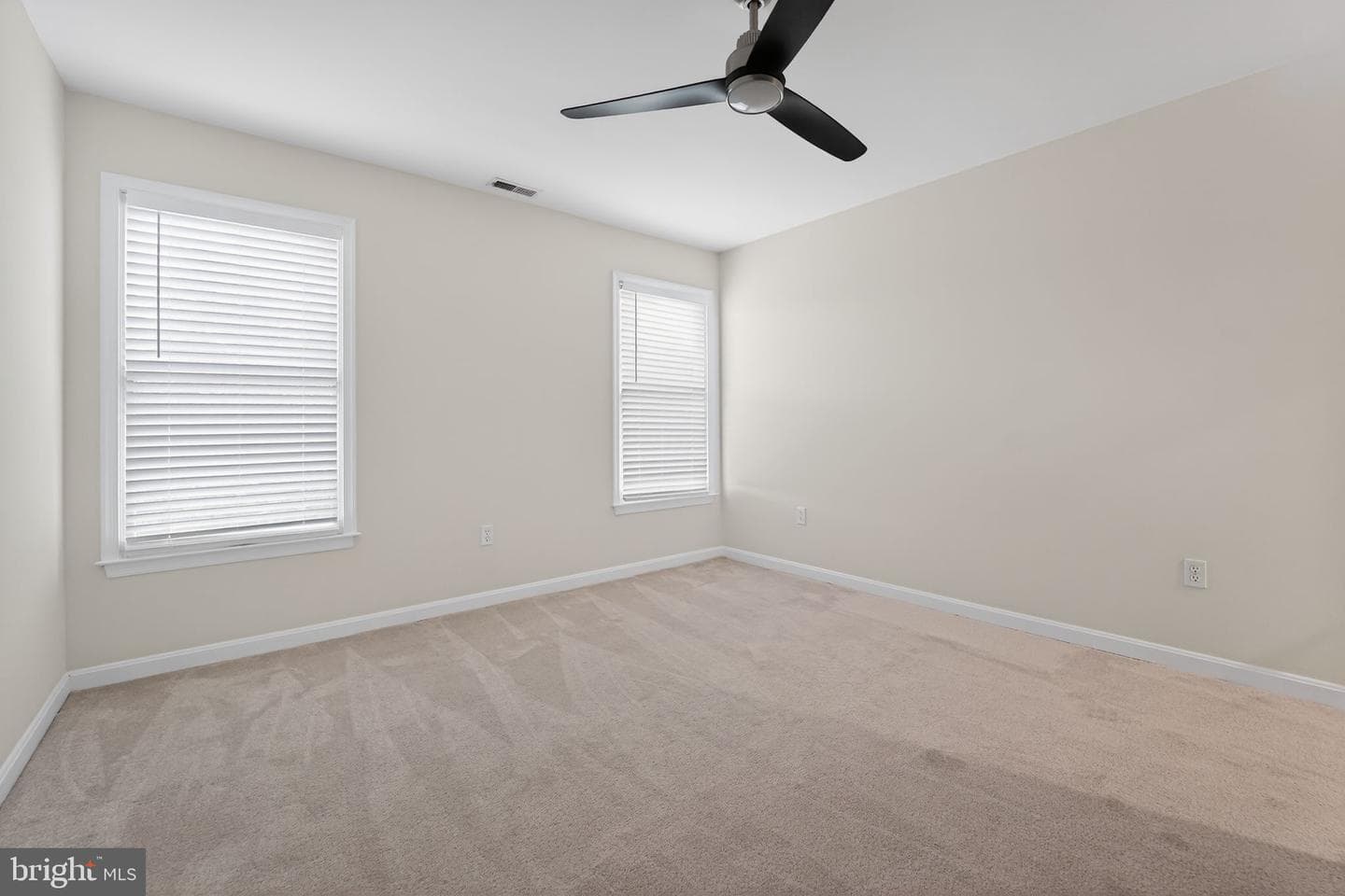 1691 Village Green Drive photo 29