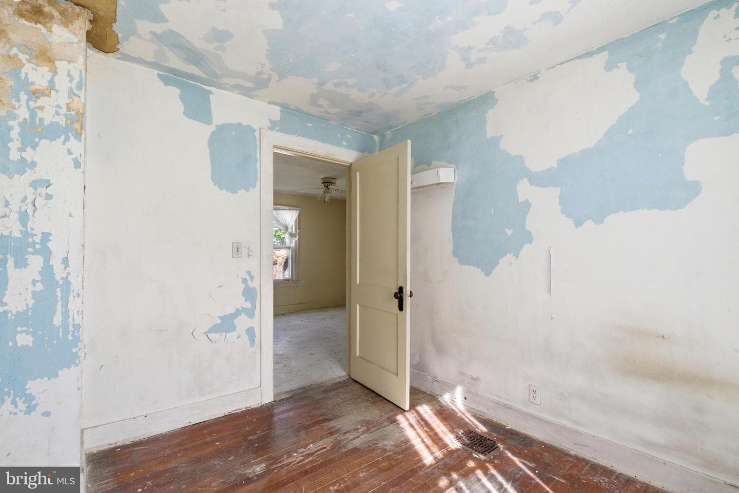 709 Deer Park Road photo 13