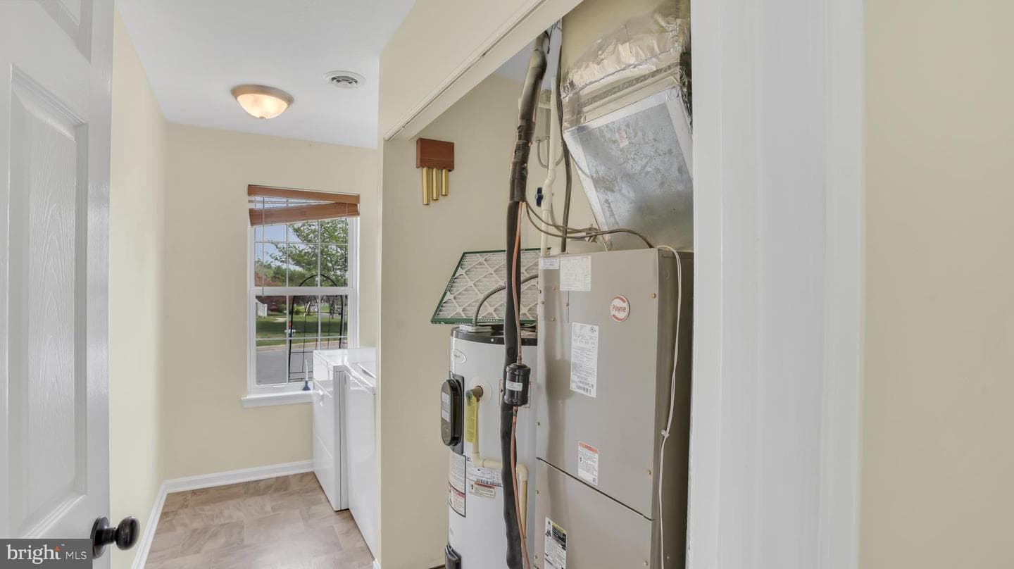 1402 Burnside Drive photo 17