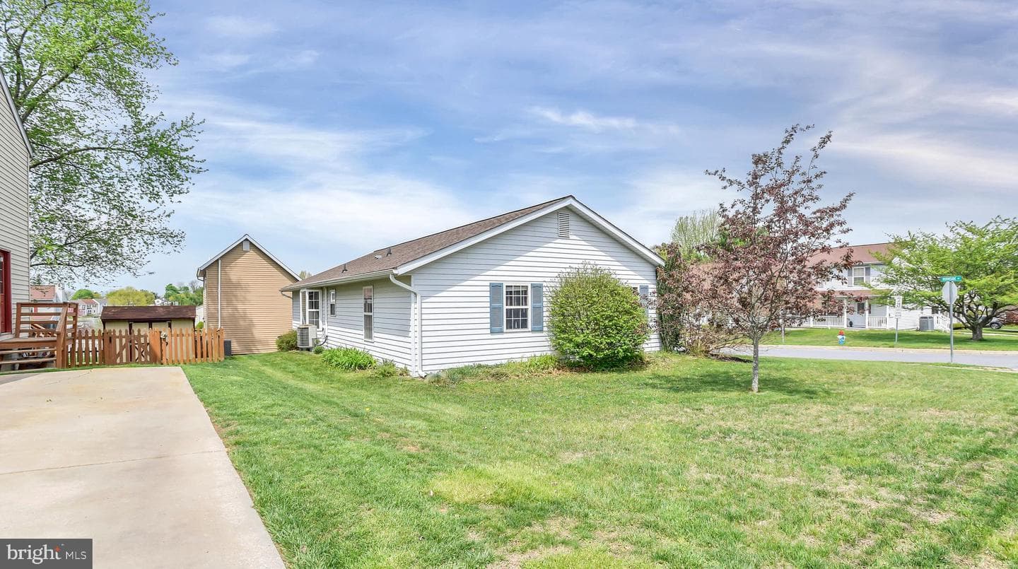 1402 Burnside Drive photo 24