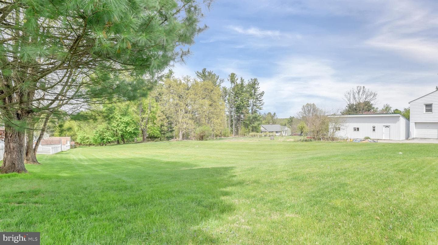 1402 Burnside Drive photo 25