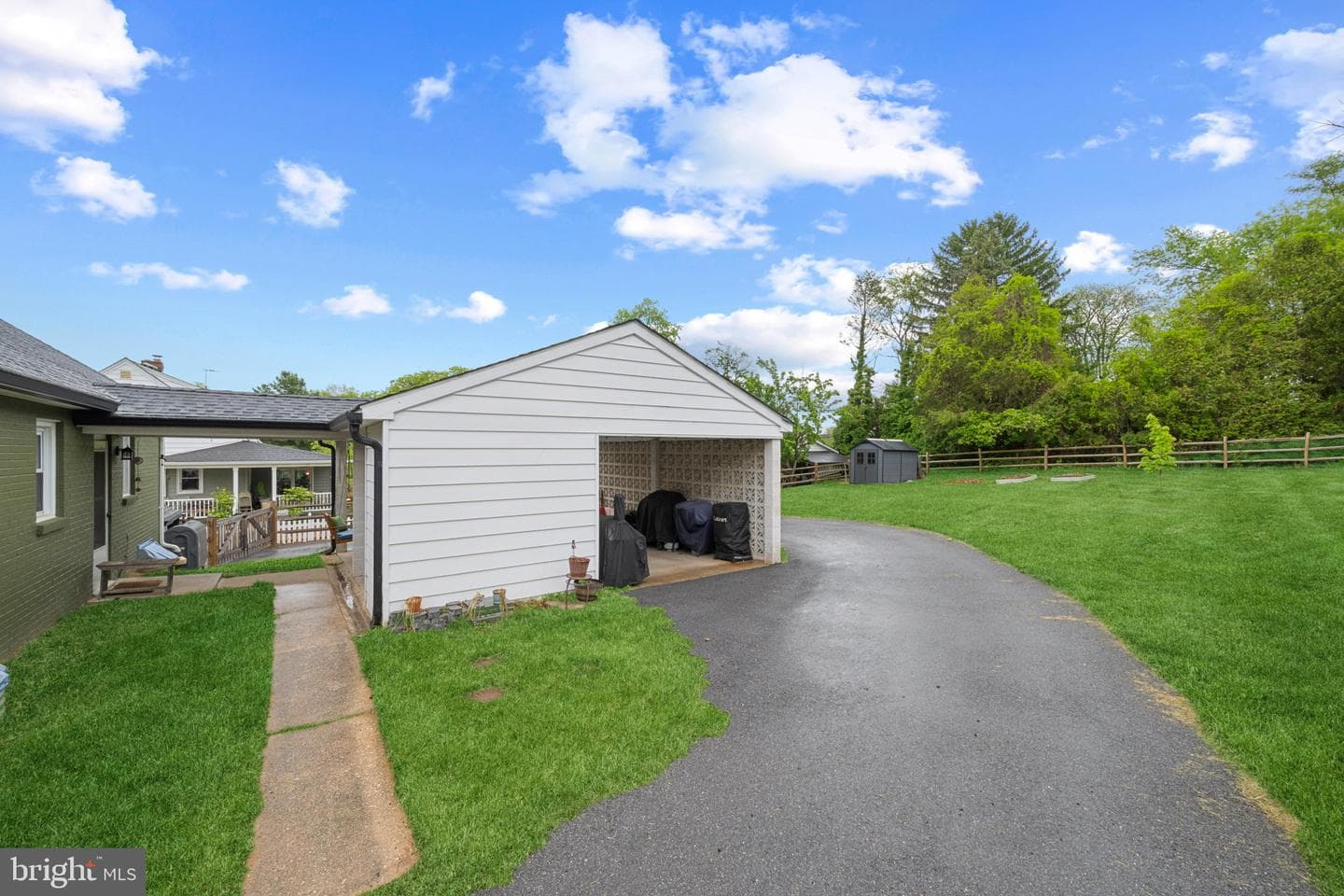 705 Longview Avenue photo 28