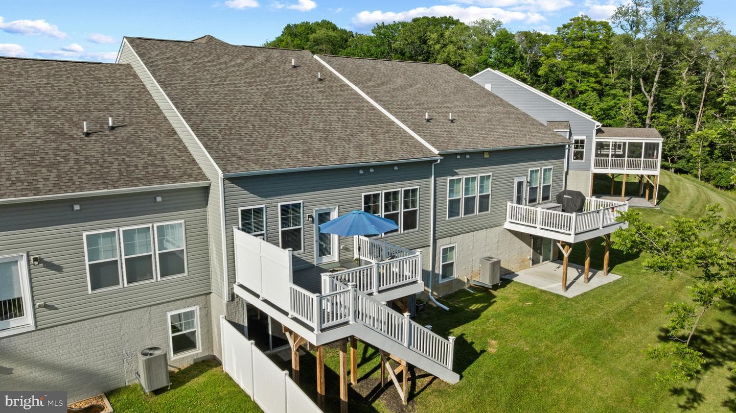 2812 Town View Circle photo 46