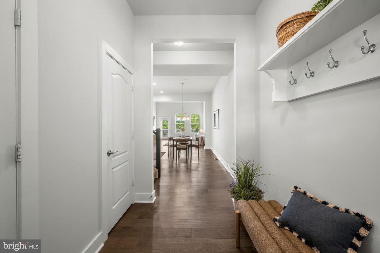 2812 Town View Circle photo 5