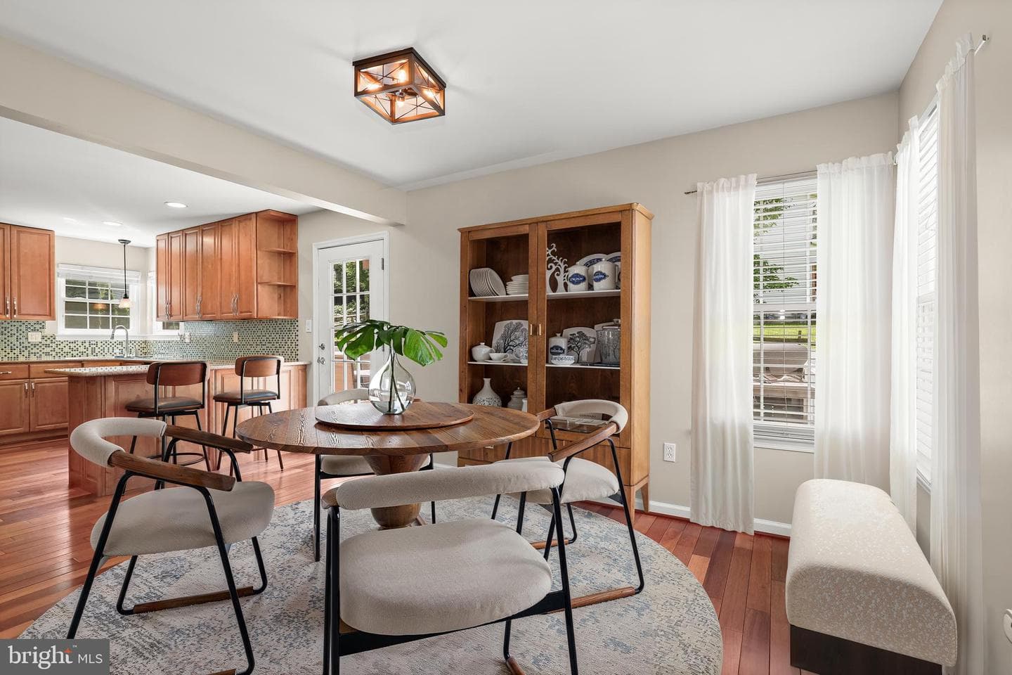 6312 White Cedar Court photo 5