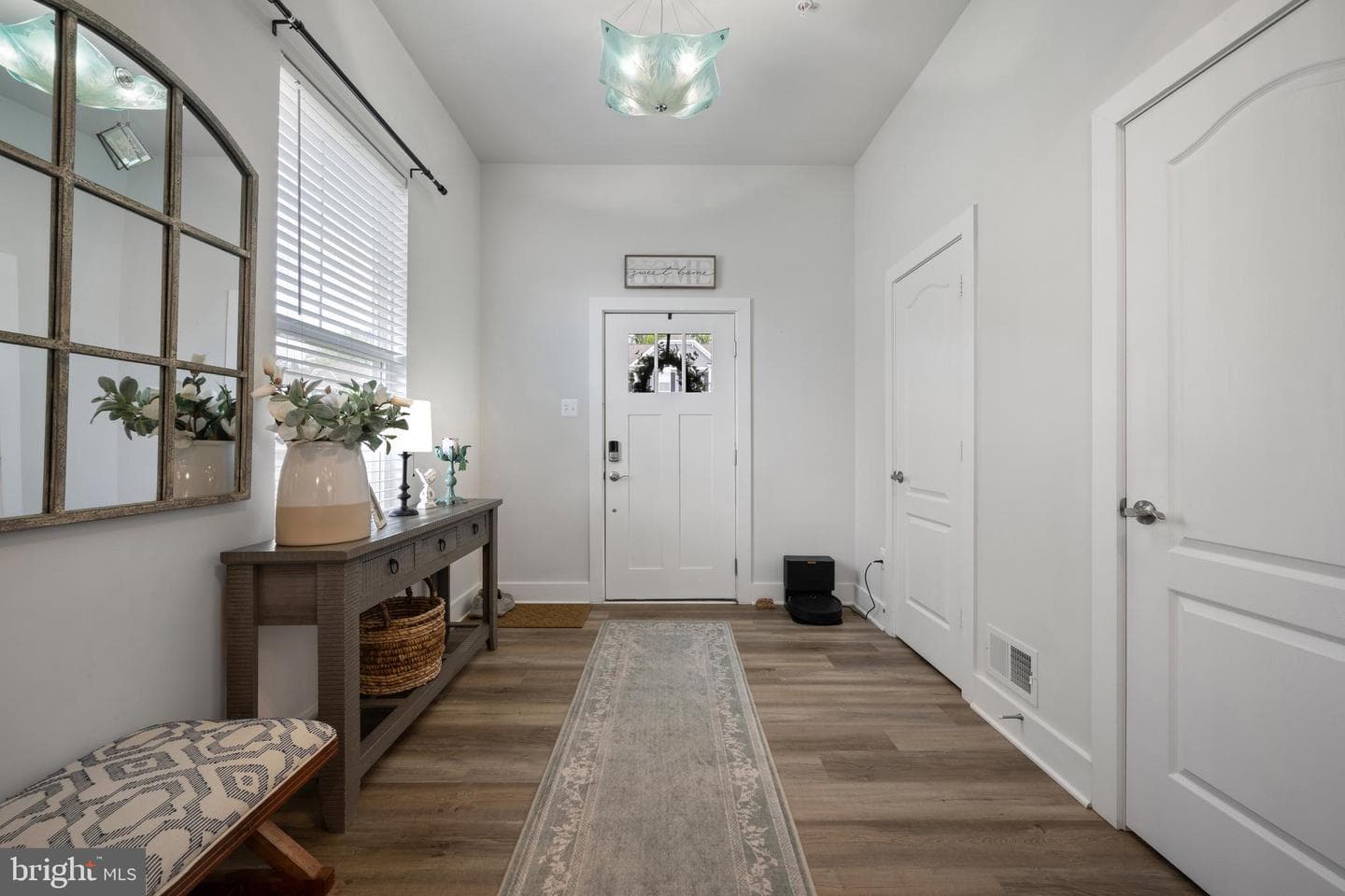 2843 Town View Circle photo 8
