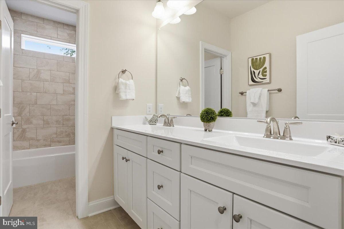 112 Whirlaway Court photo 41