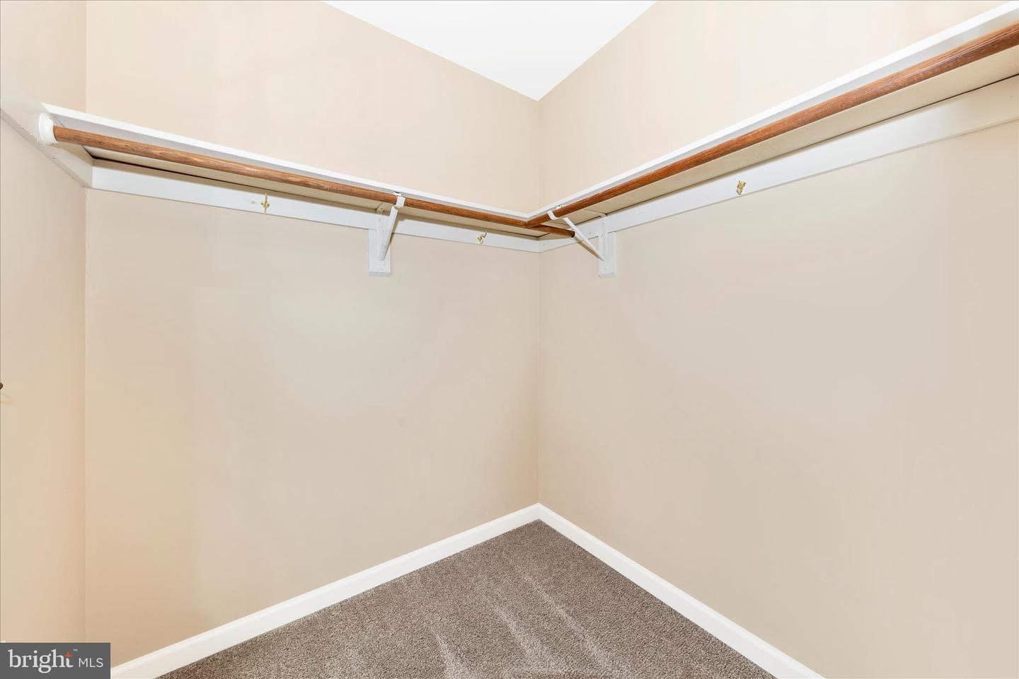 2679 Leslie Road photo 28