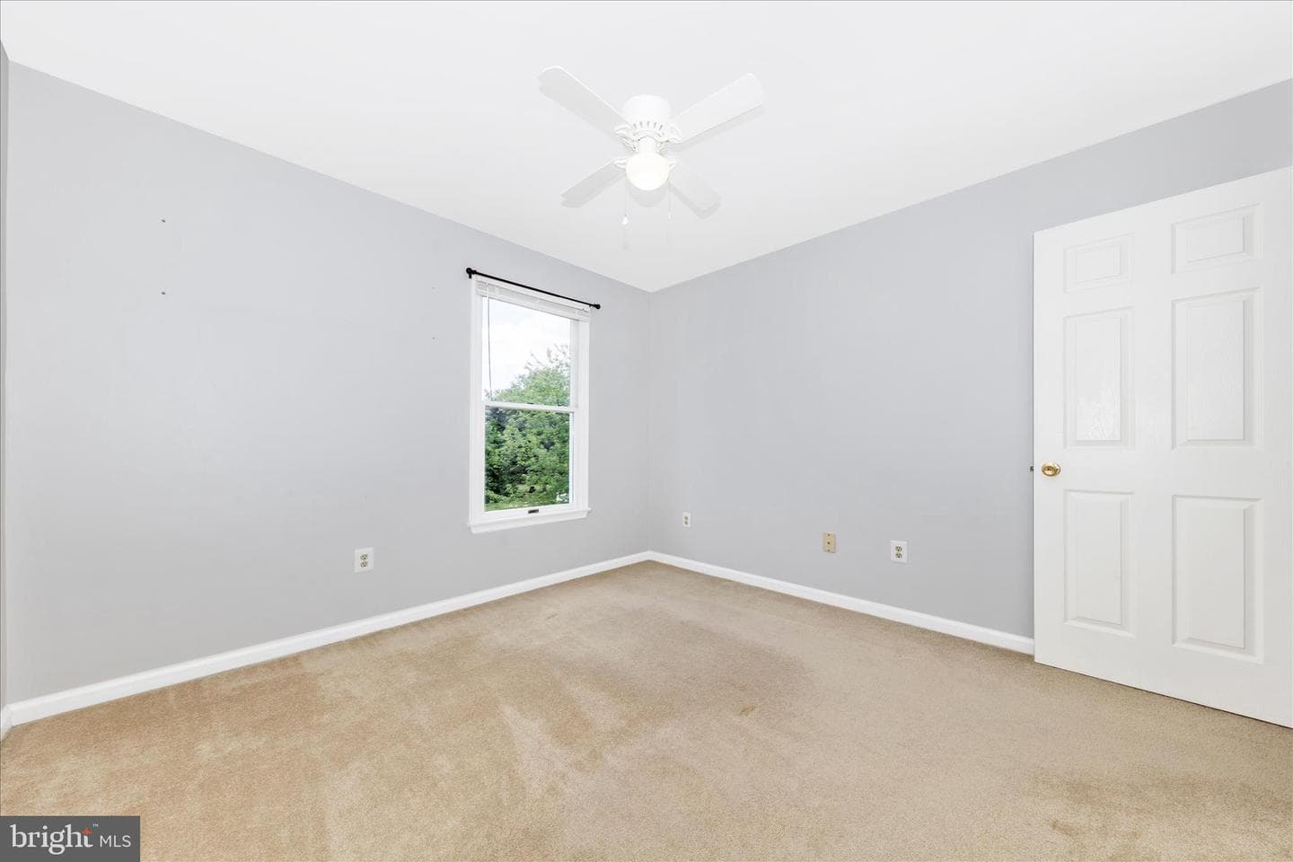 2679 Leslie Road photo 32