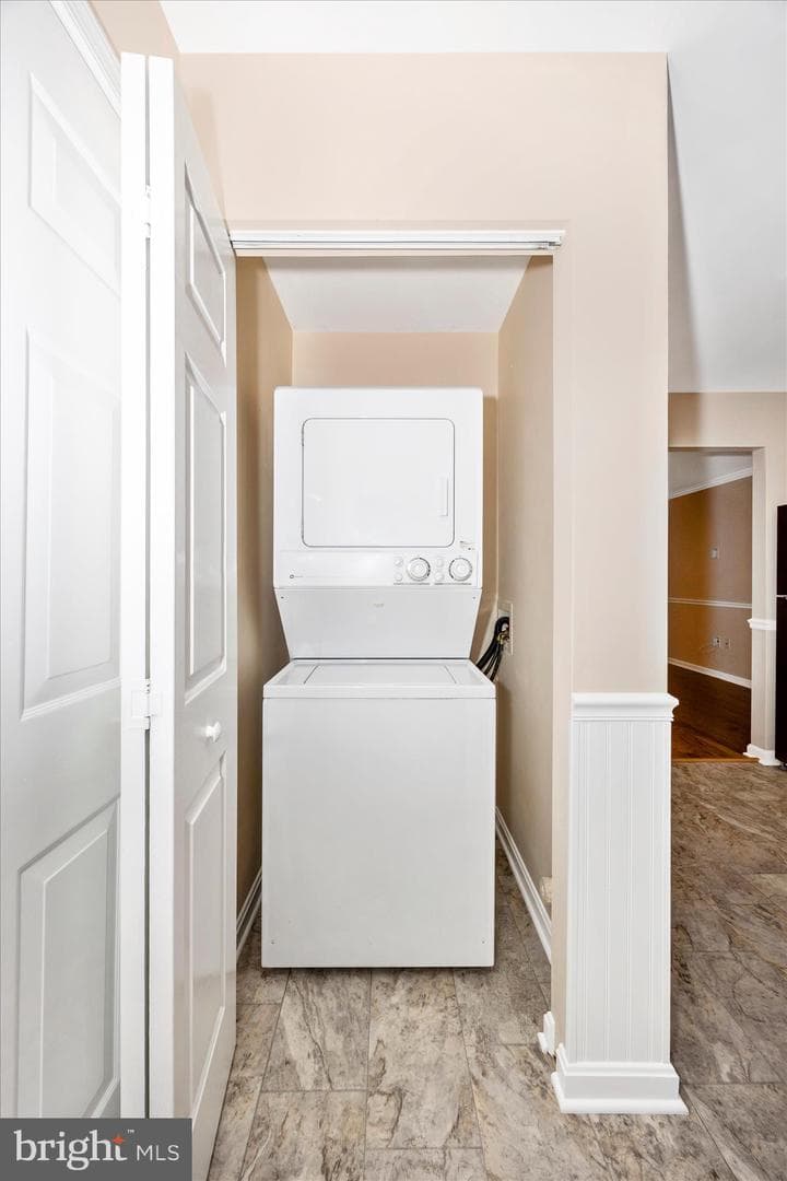 1007 Parade Lane photo 25