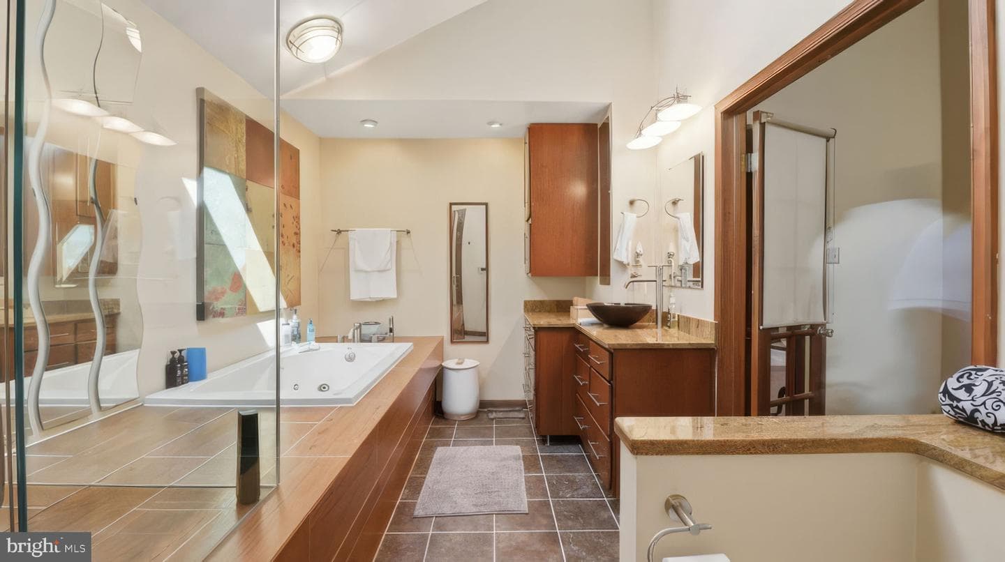 2185 Sams Creek Road photo 17