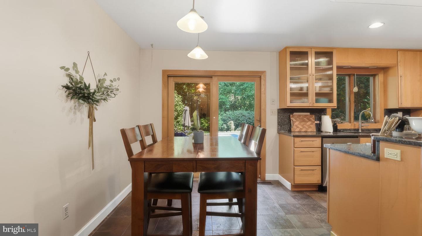 2185 Sams Creek Road photo 5