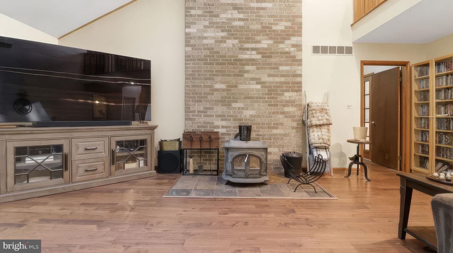 2185 Sams Creek Road photo 8