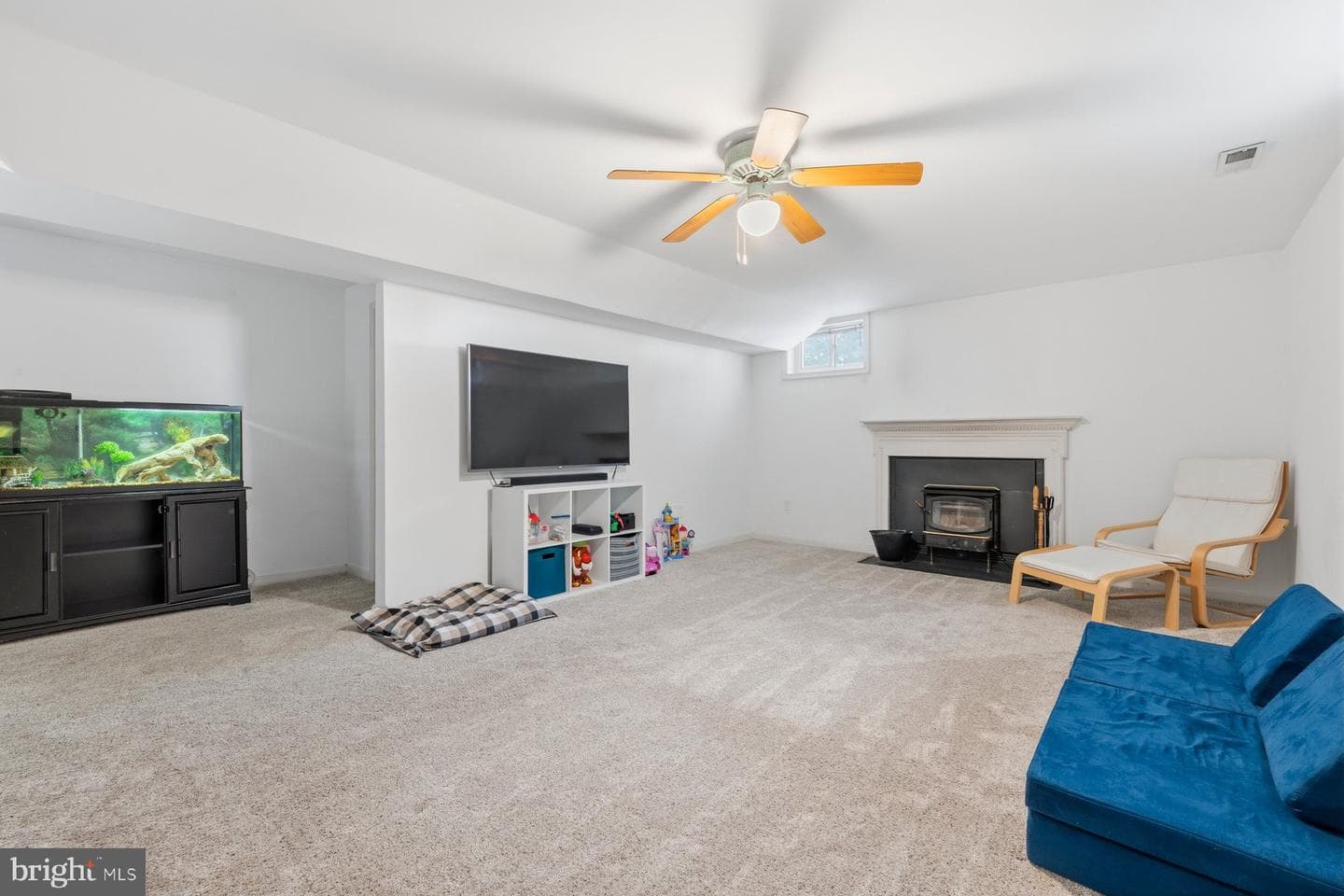 1183 Jo Apter Place photo 4