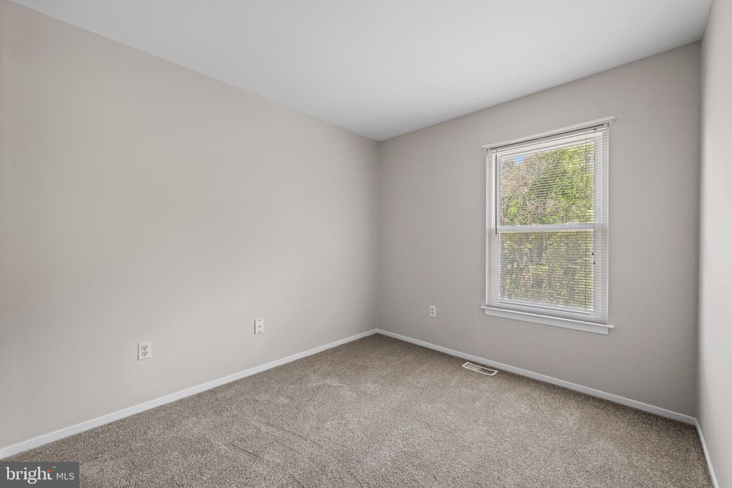 7543 Braemar Court photo 19