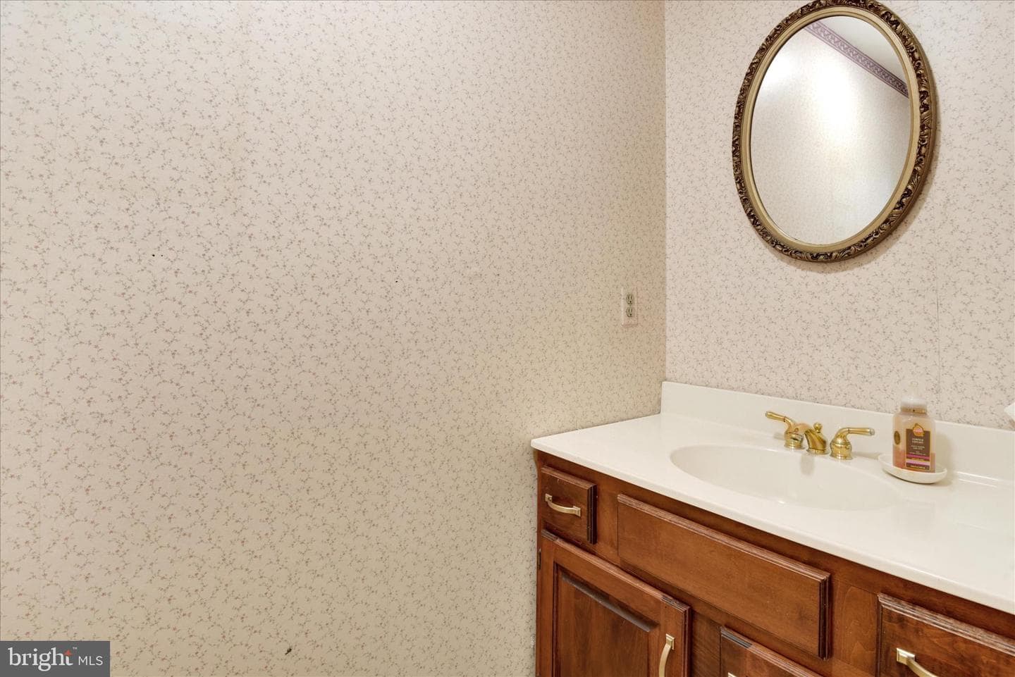 2055 Manchester Road photo 19