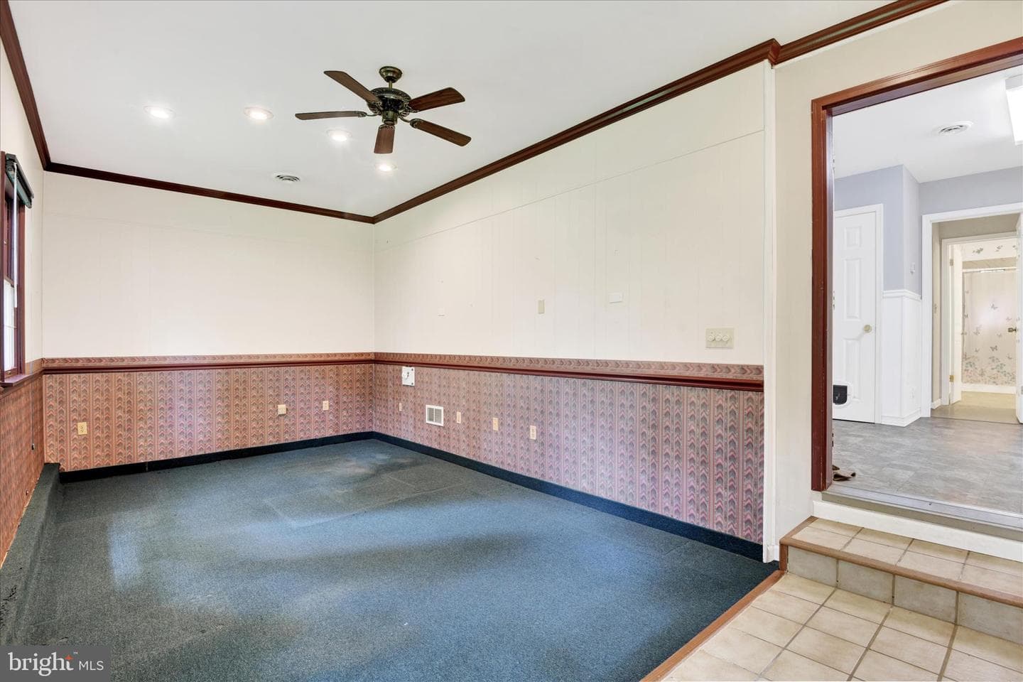 2055 Manchester Road photo 37