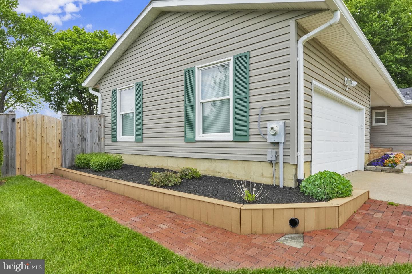 1812 Miller Drive photo 4
