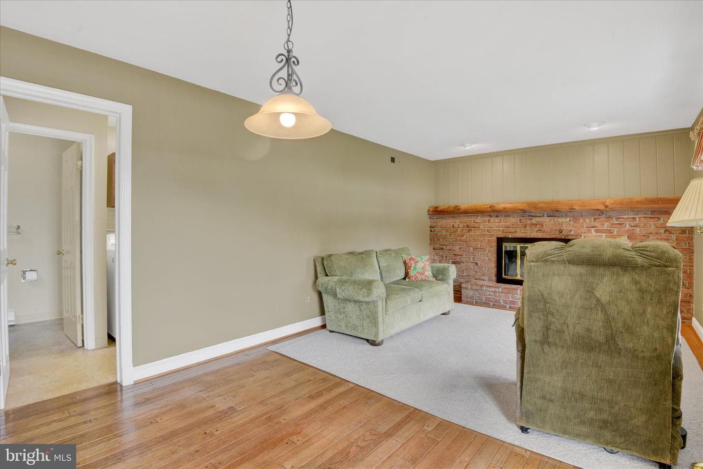 1645 Saint Paul Street photo 27
