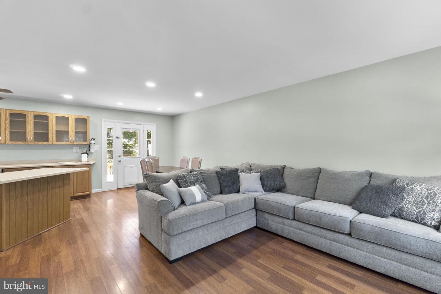 5804 Miriam Drive photo 15