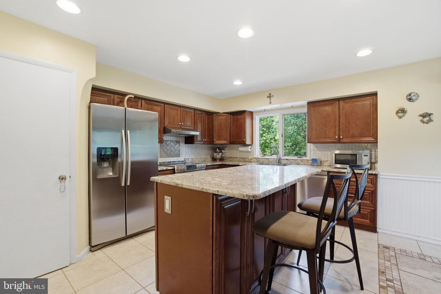 6407 Taper Court photo 8