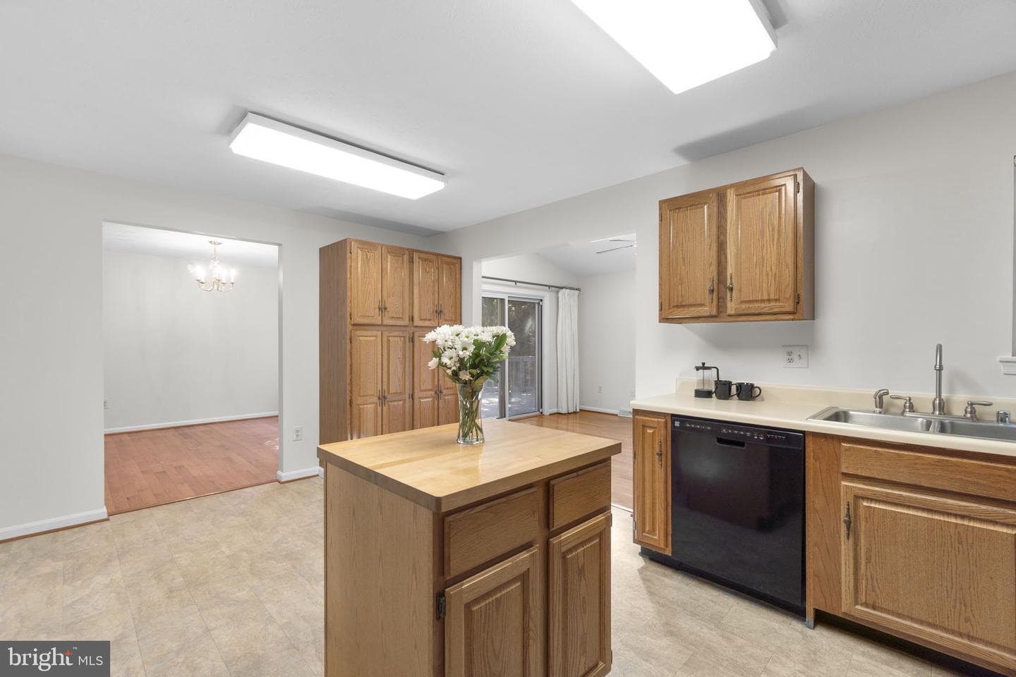 76 Marhill Court photo 15