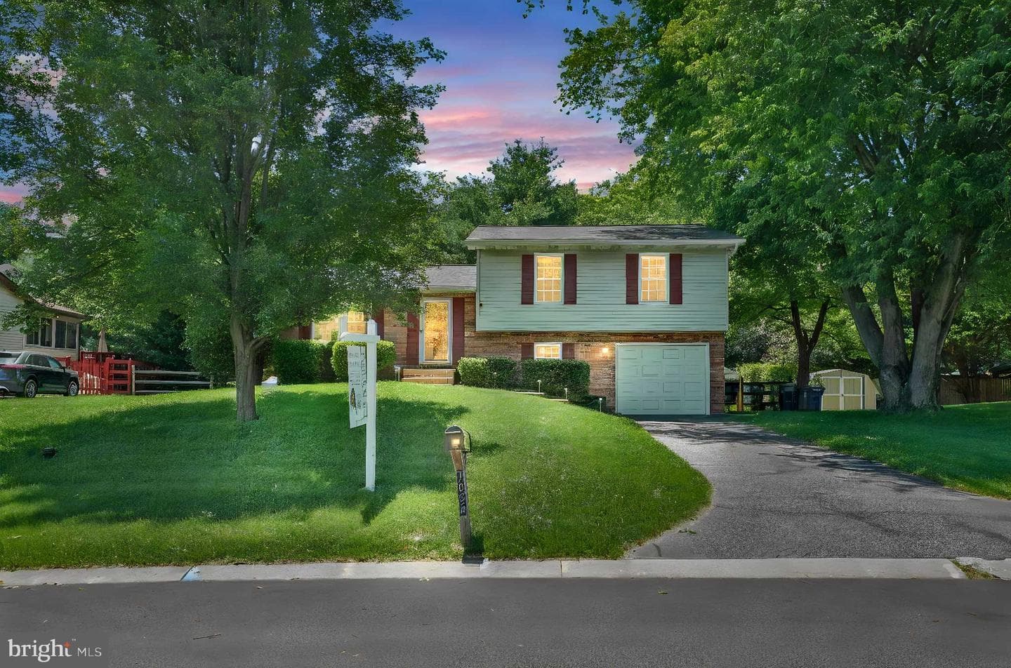 7094 Saddle Drive photo 2