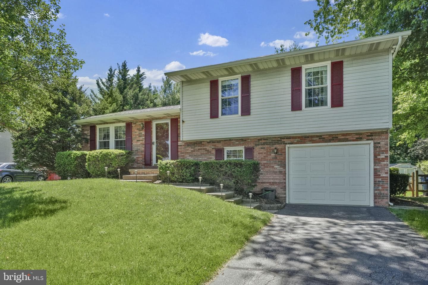 7094 Saddle Drive photo 3