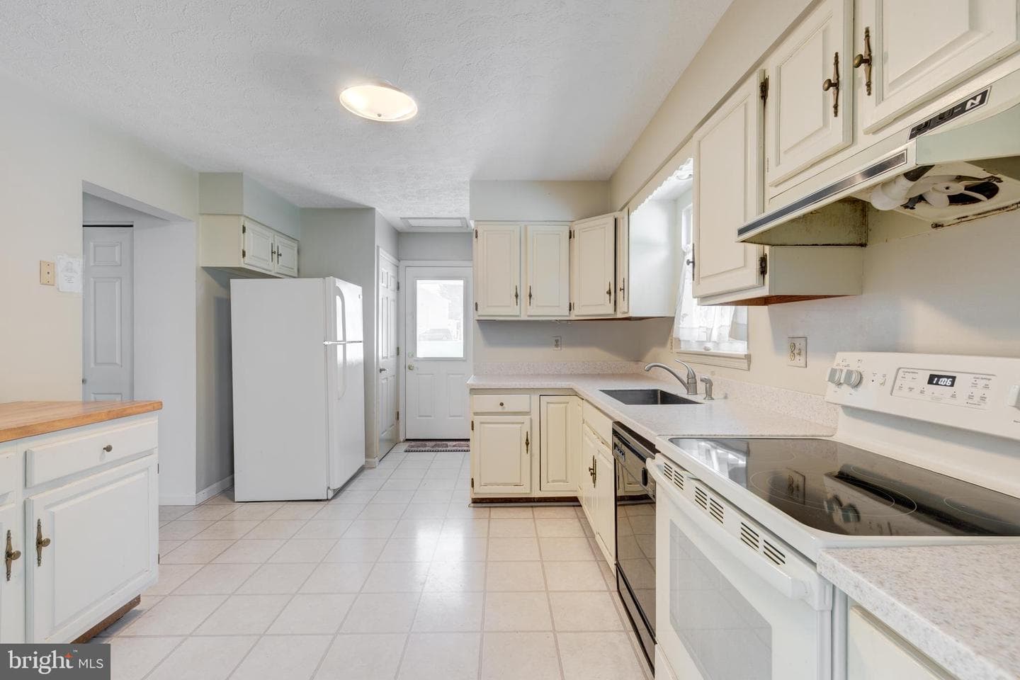 4107 Murphys Run Court photo 6