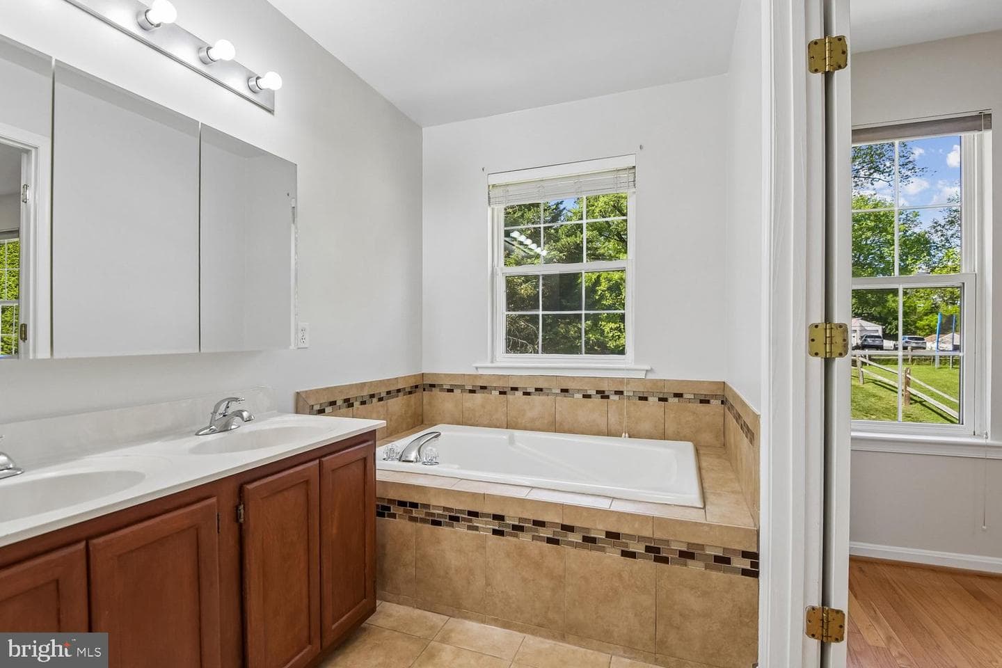628 Autumn Sky Court photo 14