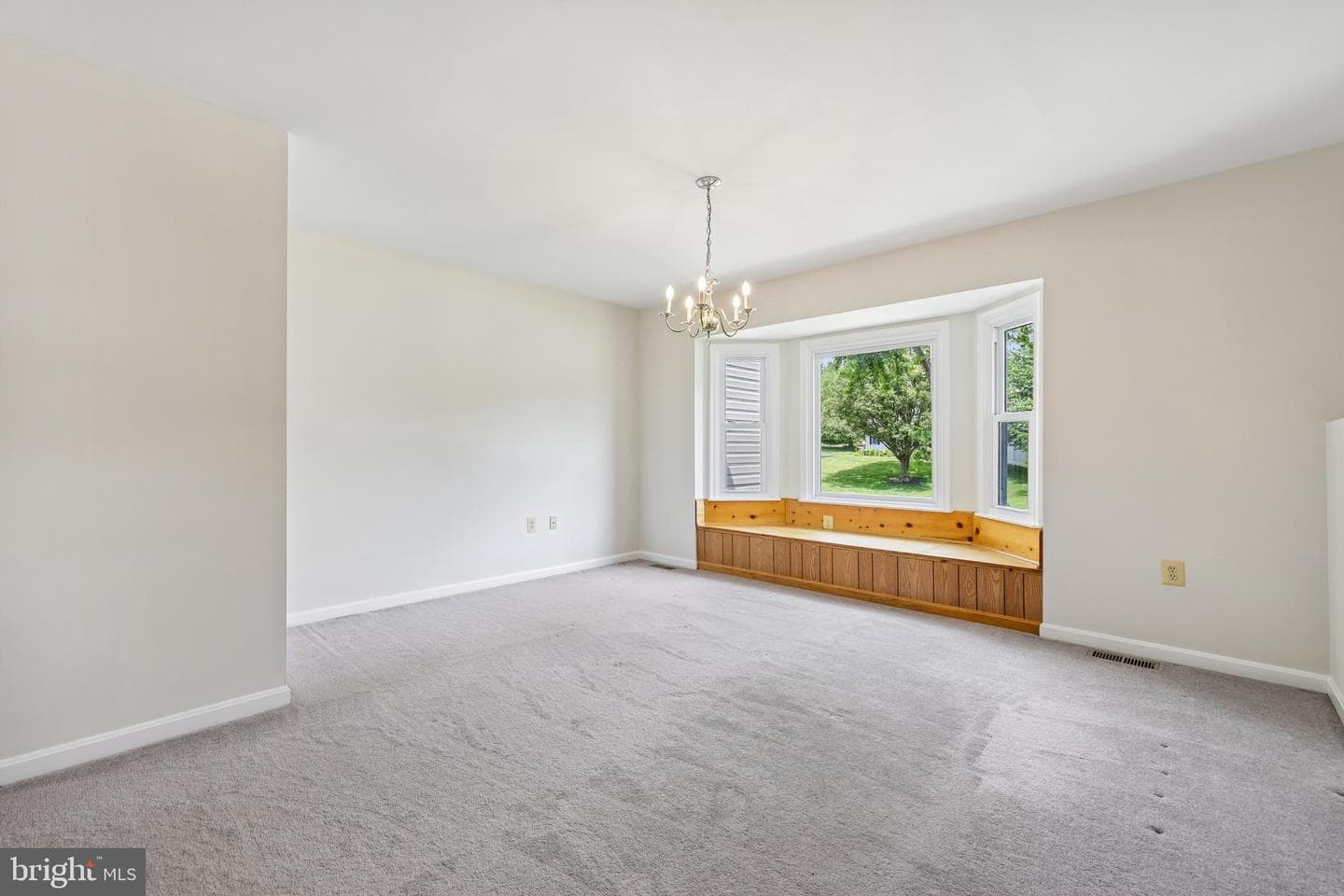 902 Clauser Court photo 15