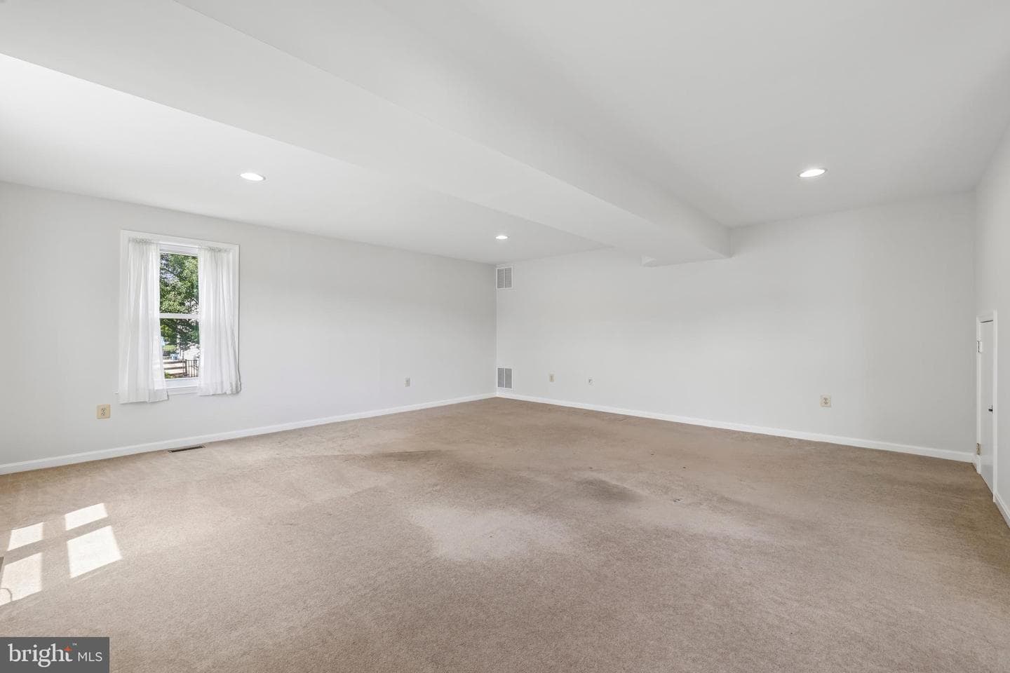 902 Clauser Court photo 28