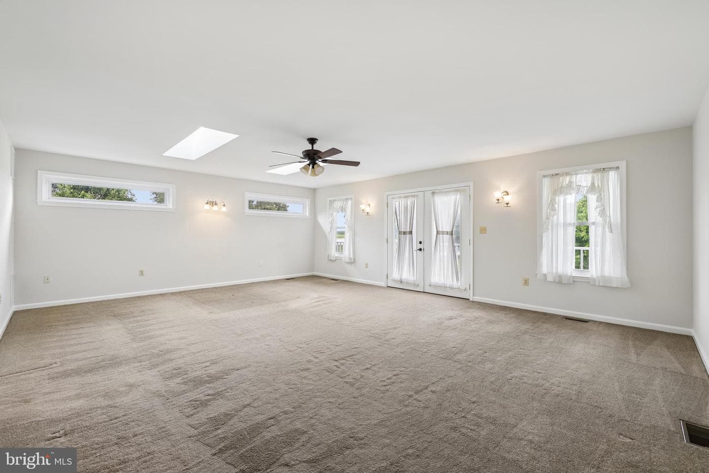 902 Clauser Court photo 38