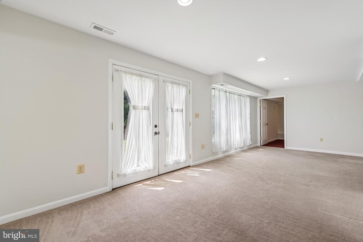 902 Clauser Court photo 54