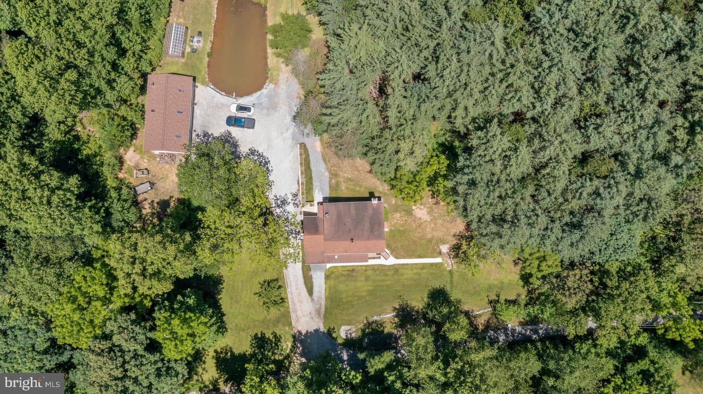 2816 Littlestown Pike photo 9