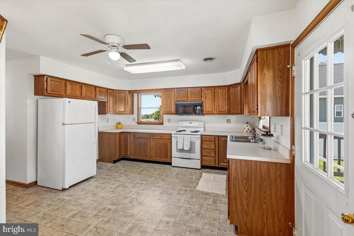 6824 Woodbine Road photo 10