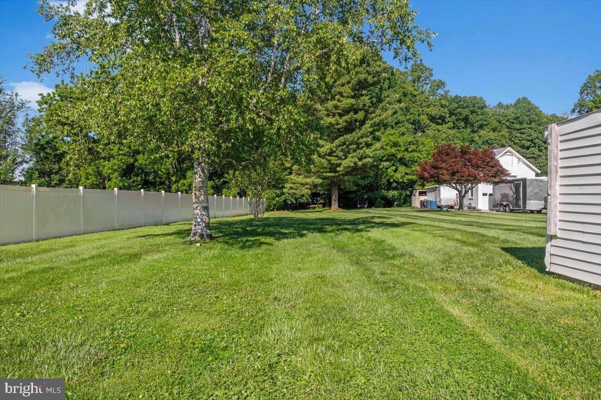 6824 Woodbine Road photo 4