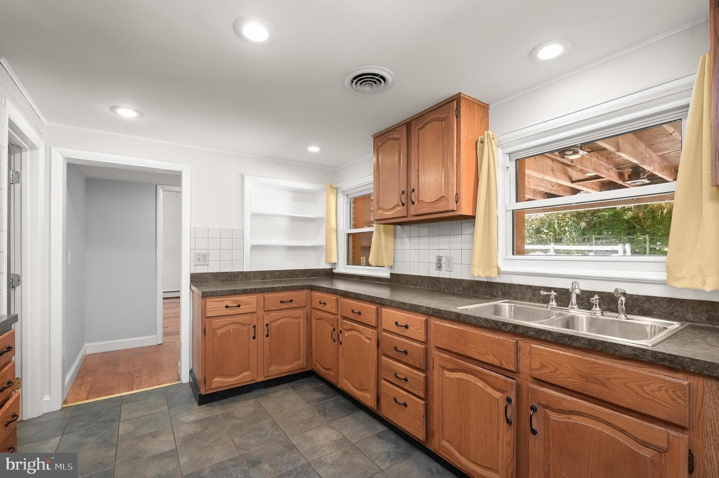 7416 Centre Street photo 22