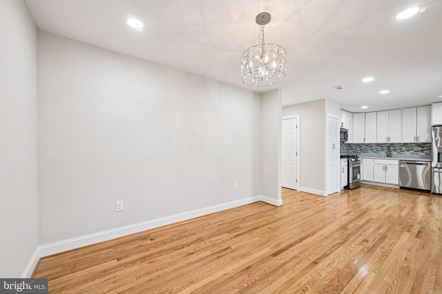 5806 Miriam Drive photo 11