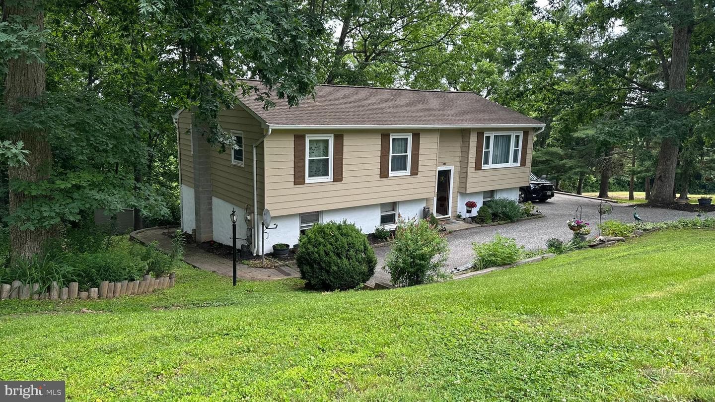 1521 Amalfi Drive photo 3