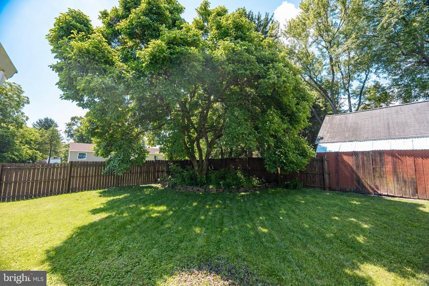 515 Locust photo 14