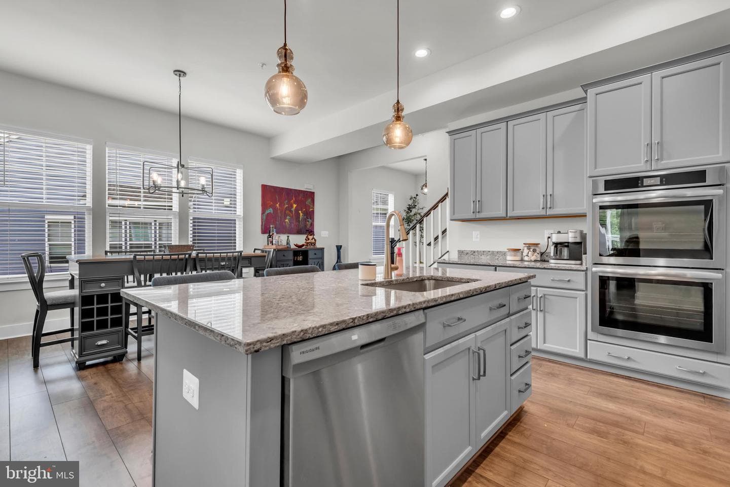 2820 Town View Circle photo 8