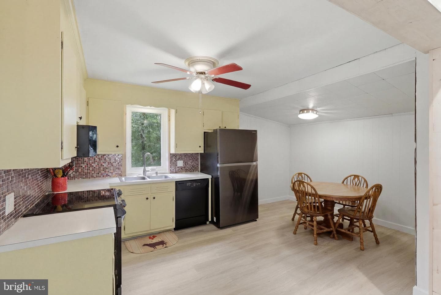 106 E Deep Run Road photo 10